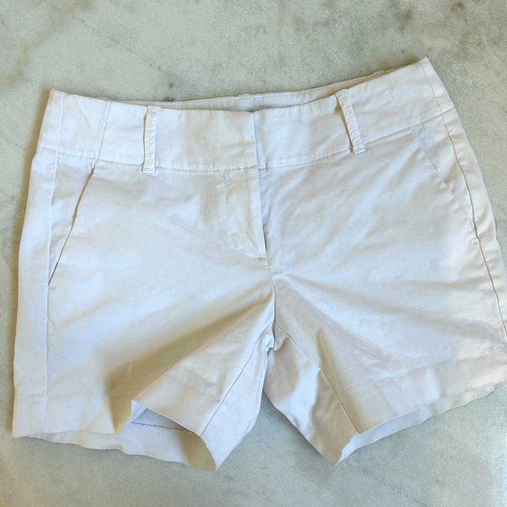 White Ann Taylor Signature Sorts. Size 2